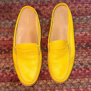 WEEJUNS GH BASS & CO BANANA YELLOW PEBBLE LEATHER LOAFERS - size 10